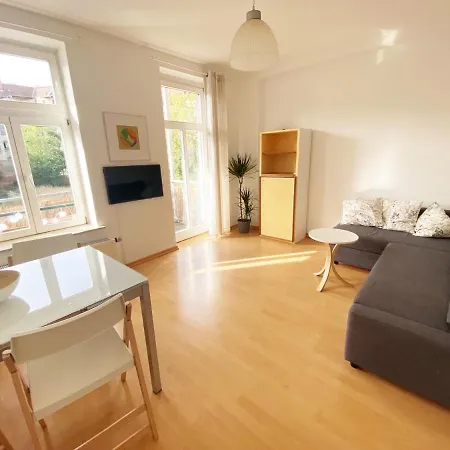 Apartment Schoene, Ruhige Zweiraumwohnung Im Angesagten Altlindenau Leipzig